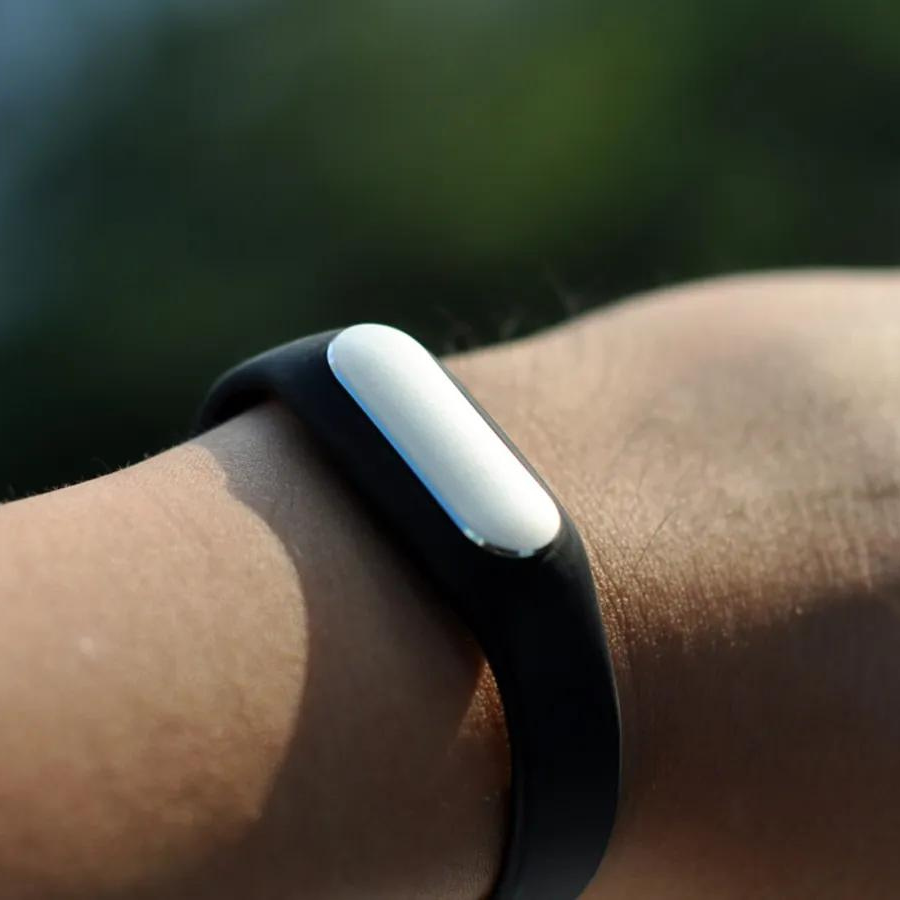 The “Xiaomi Mi Band (2014)” Review: Affordable Fitness Tracking Innovation