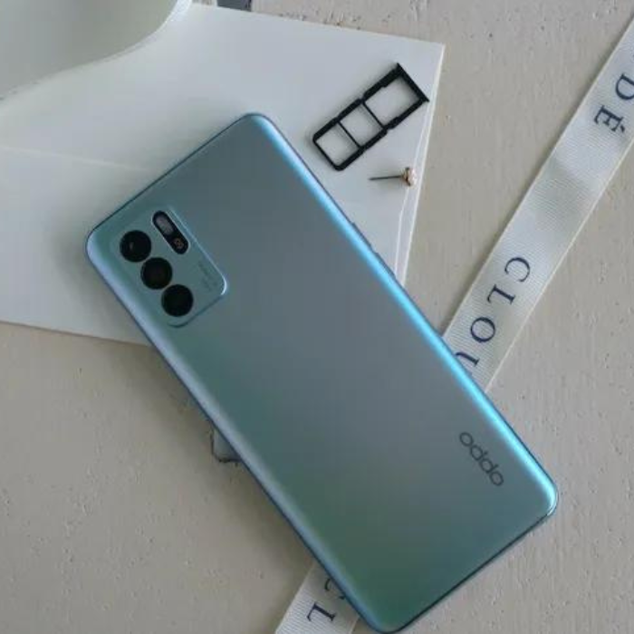 The “Oppo Reno 6” Review: A Stylish Midrange Contender with Impressive Features